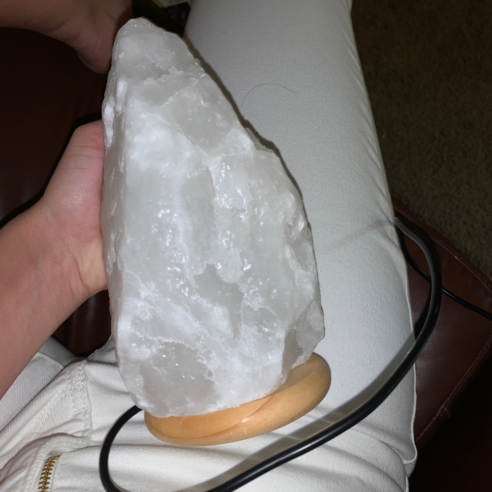 Changing Color Salt Lamp - Picture 11 of 14